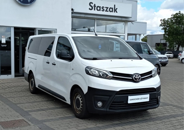 Toyota ProAce cena 99900 przebieg: 181000, rok produkcji 2018 z Strumień małe 154